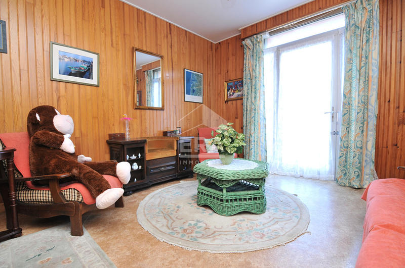 Maison - 270 m² - 11 pièces