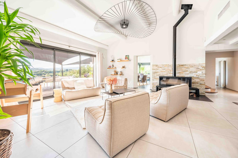 Villa - 268 m² - 7 pièces