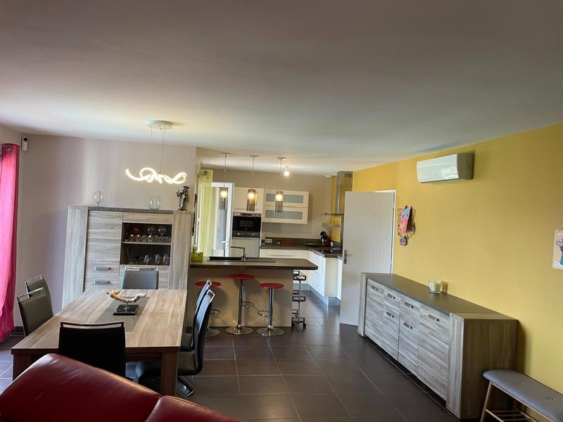 Maison - 95 m² - 4 pièces