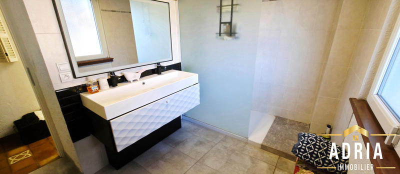 Maison - 195 m² - 9 pièces