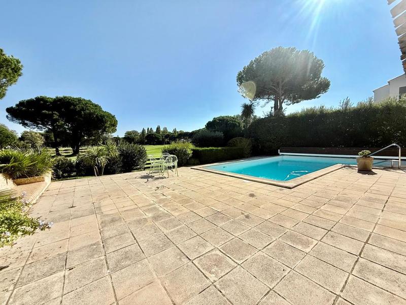 Maison - 225 m² - 6 pièces