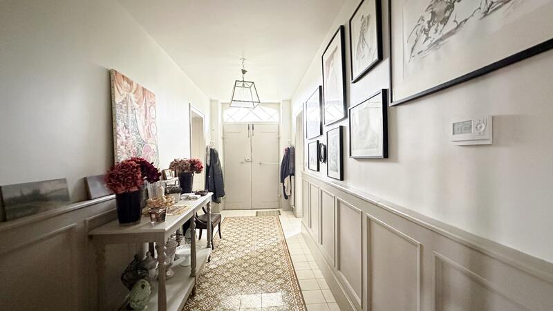 Maison - 375 m² - 8 pièces