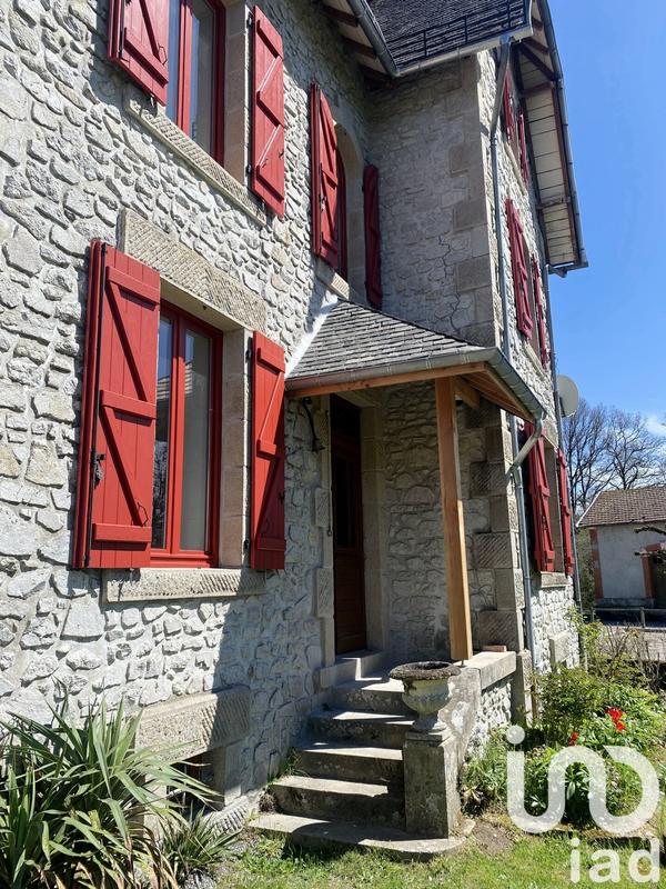 Maison - 185 m² - 8 pièces