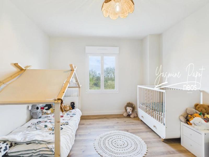 Maison - 220 m² - 8 pièces