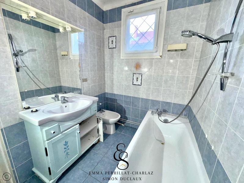 Appartement - 100 m² - 3 pièces