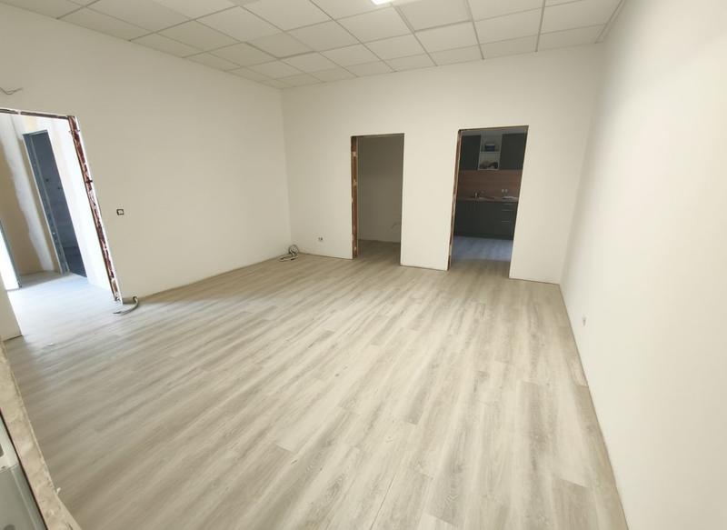 Bureau - 120 m² - 4 pièces