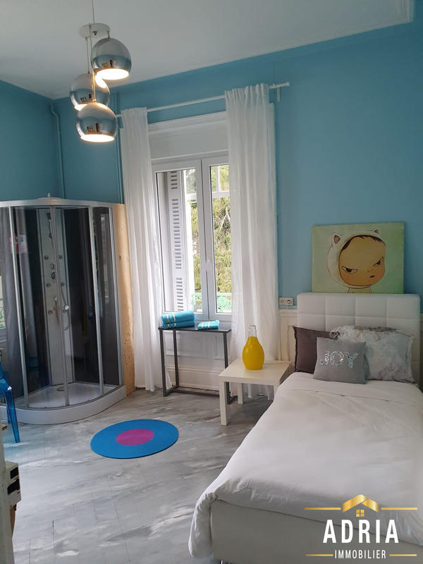 Maison - 450 m² - 17 pièces