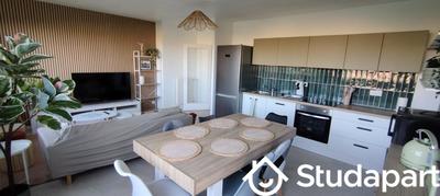 Chambre - 9 m² - 1 pièce