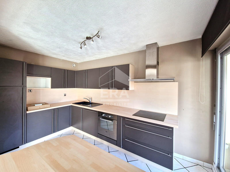 Appartement - 93 m² - 4 pièces