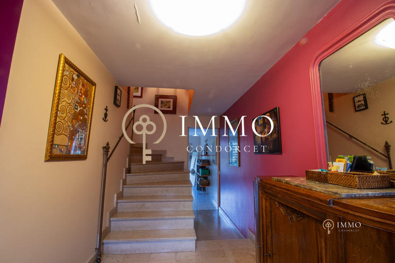 Maison - 196 m² - 8 pièces