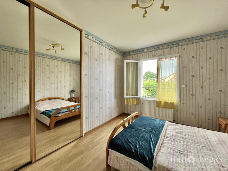 Maison - 220 m² - 7 pièces