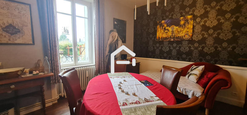 Maison - 280 m² - 10 pièces