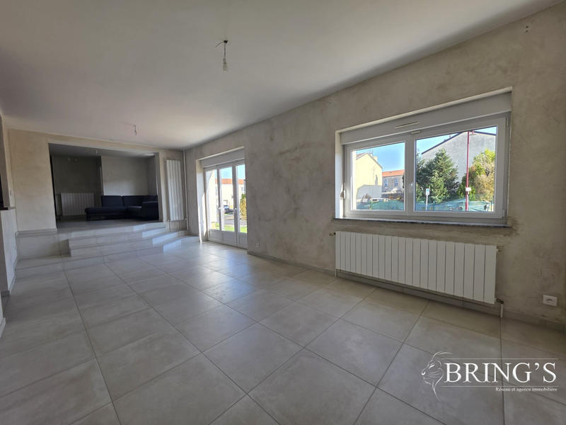 Maison - 221 m² - 8 pièces
