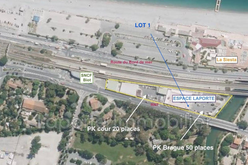 Local commercial - 670 m²