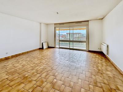 Appartement - 100 m² - 3 pièces