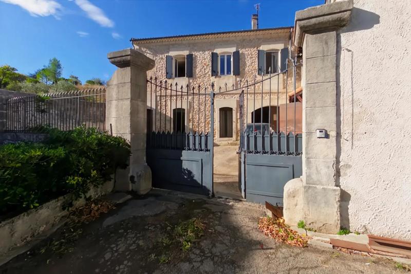 Maison - 198 m² - 5 pièces