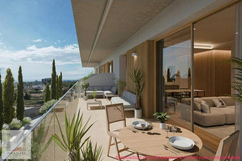 Appartement - 90 m² - 4 pièces