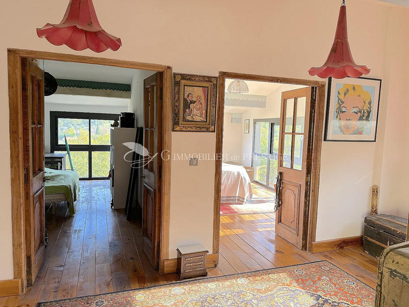 Maison - 228 m² - 5 pièces