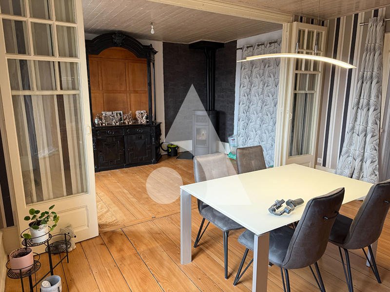 Maison - 240 m² - 10 pièces