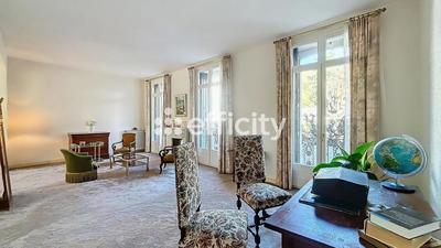 Immeuble - 196 m² - 10 pièces