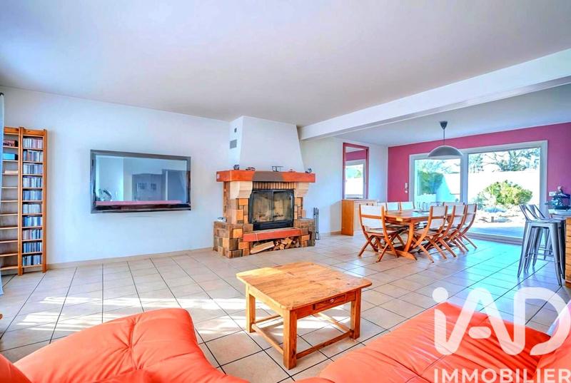 Maison - 240 m² - 10 pièces