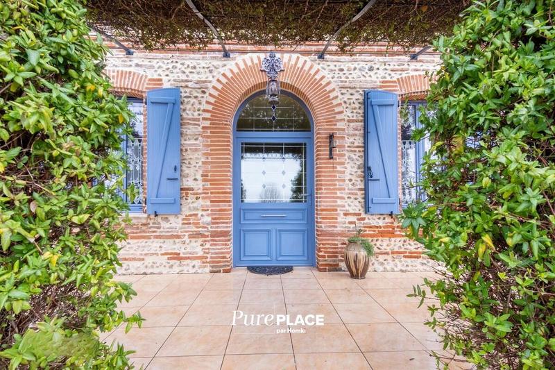 Maison - 334 m² - 8 pièces