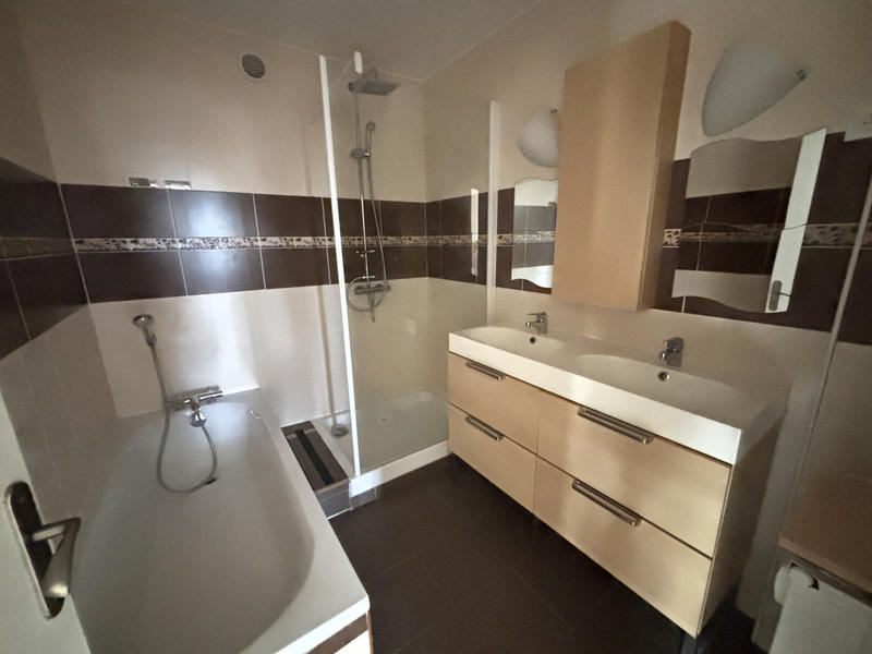 Appartement - 75 m² - 3 pièces