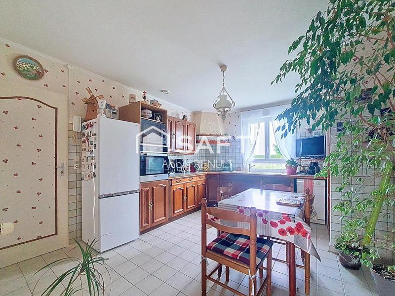 Maison - 90 m² - 5 pièces