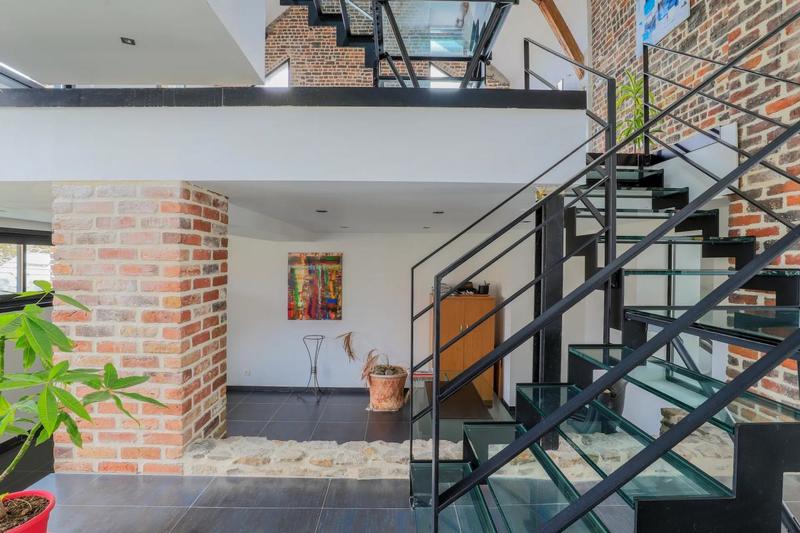 Maison - 395 m² - 9 pièces