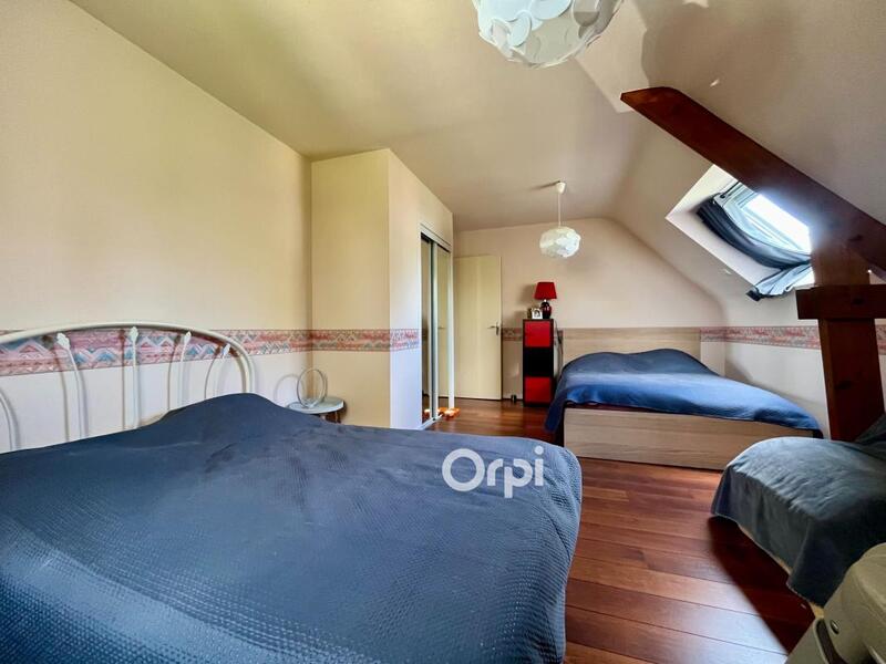 Maison - 285 m² - 9 pièces