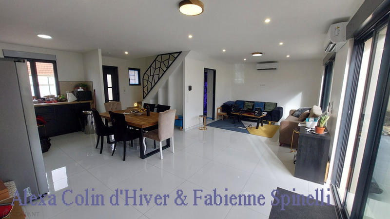 Maison - 95 m² - 5 pièces