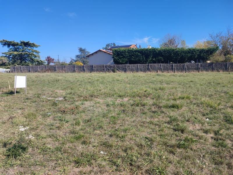 Terrain constructible - 1 200 m²