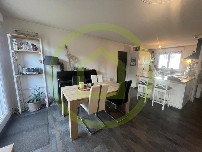 Maison - 94 m² - 6 pièces