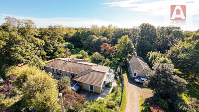 Maison - 235 m² - 8 pièces