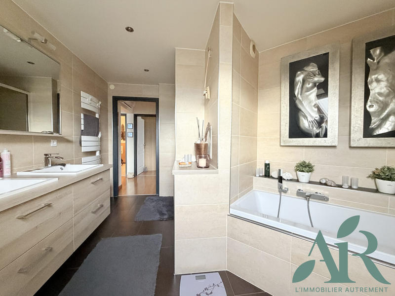 Appartement - 134 m² - 5 pièces