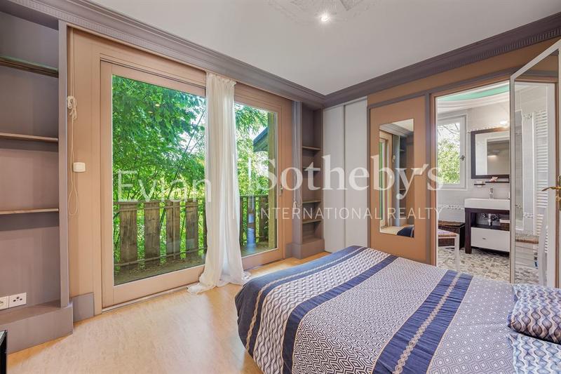 Maison - 306 m² - 6 pièces