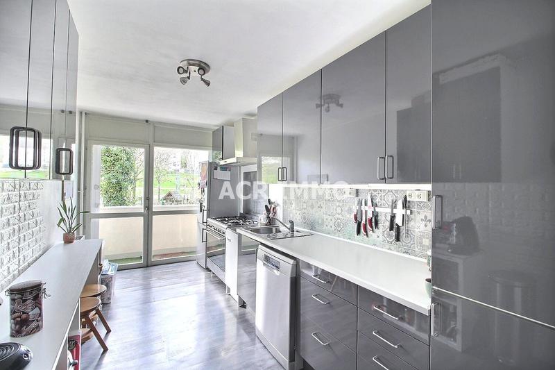 Appartement - 96 m² - 5 pièces