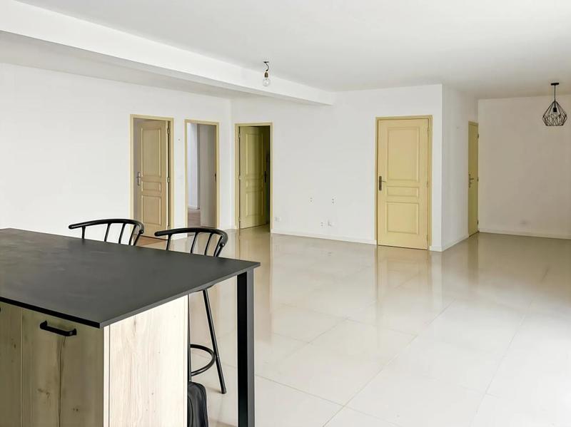 Appartement - 100 m² - 4 pièces