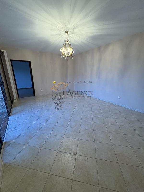 Appartement - 89 m² - 4 pièces