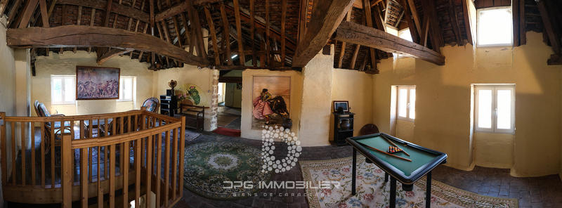 Propriété - 445 m² - 24 pièces