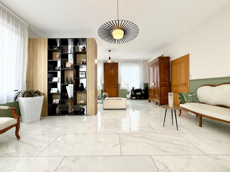 Maison - 227 m² - 7 pièces