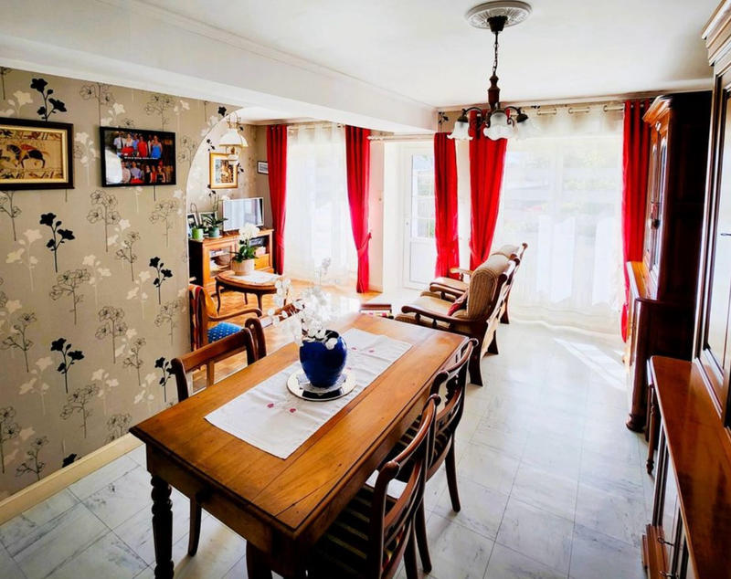 Maison - 120 m² - 8 pièces