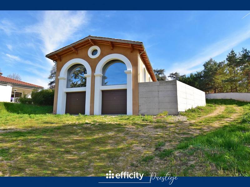 Propriété - 986 m² - 15 pièces