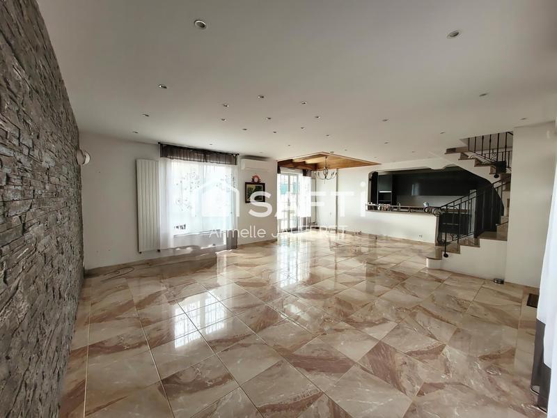 Maison - 158 m² - 6 pièces