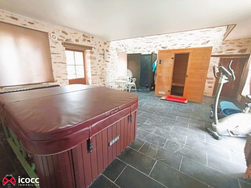 Maison - 300 m² - 9 pièces