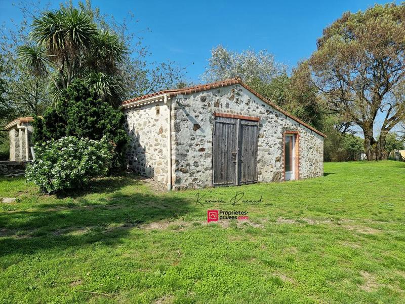 Maison - 201 m² - 8 pièces