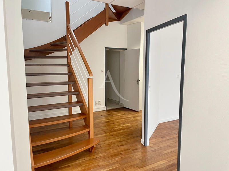 Local commercial - 98 m² - 5 pièces