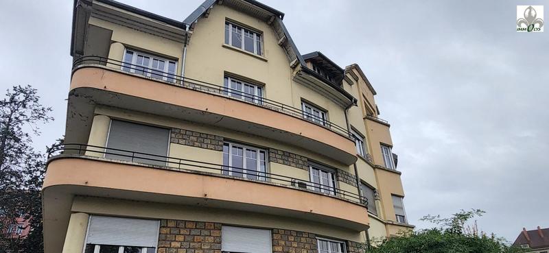 Local d'activité / Entrepôt - 129 m² - 7 pièces