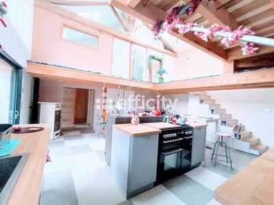 Maison - 156 m² - 8 pièces