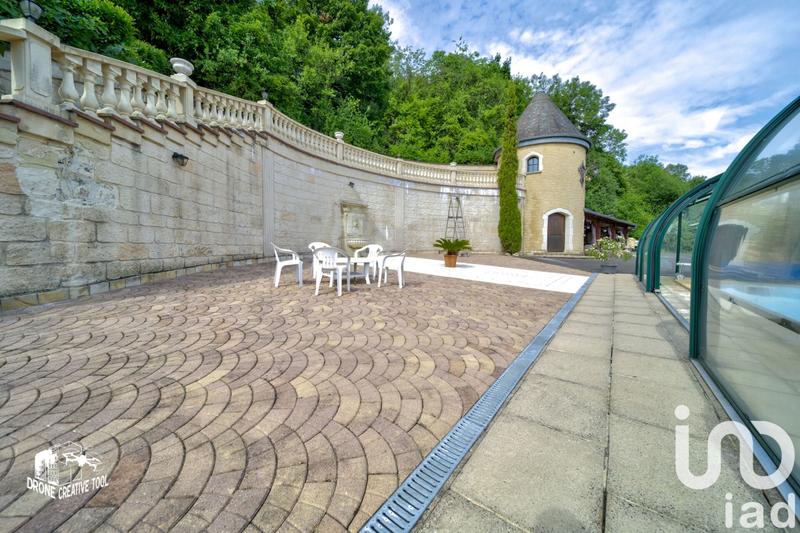 Maison - 251 m² - 8 pièces